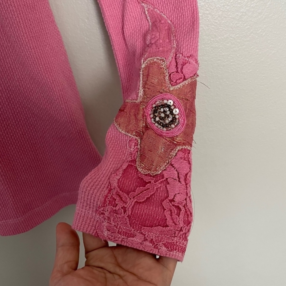 ISO! FP Heart on Sleeve Lace Sleeve Thermal - Picture 2 of 2